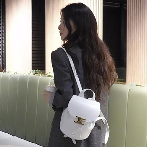 셀린느 보니 백팩 화이트(수지 착용)