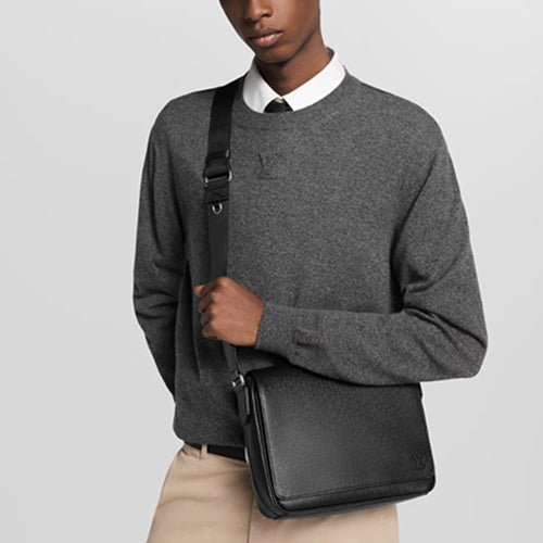 루이비통 디스트릭트 PM 블랙