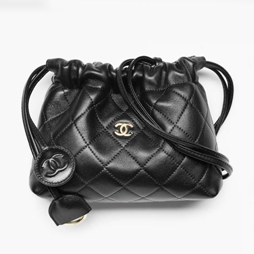 샤넬 가죽 스트랩 클러치 블랙