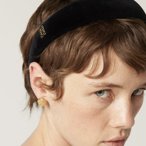 미우미우 벨벳 헤드밴드 블랙