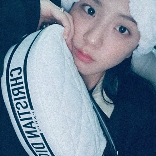 디올 바이브 호보 백 화이트-지수 착용-