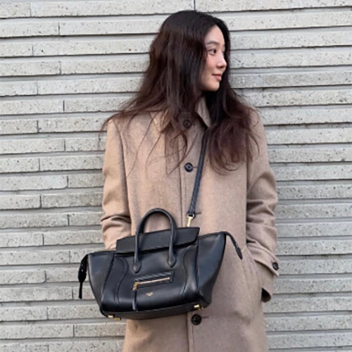 셀린느 스마일링 뉴 러기지 서플 핸드 크로스백 블랙 (수지,정려원 착용)