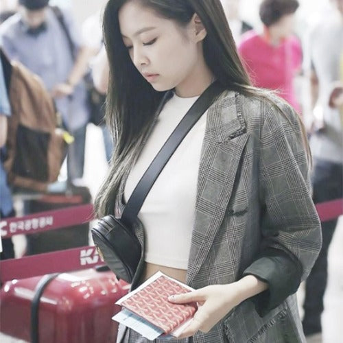 고야드 그르넬 여권 케이스 레드 (제니 착용)