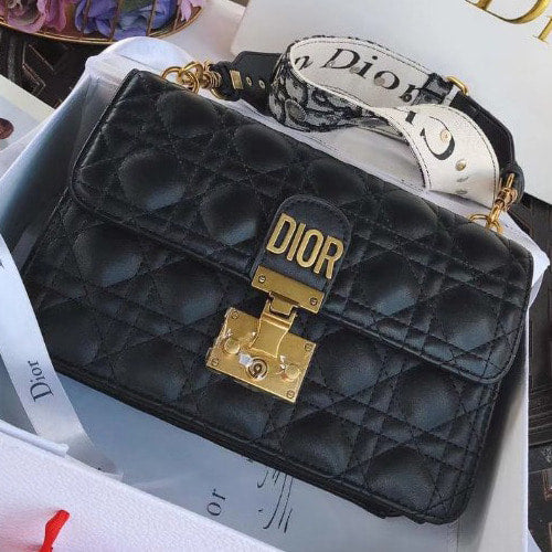 디올 퀄팅 스트랩백