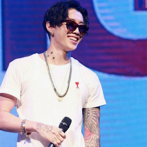 (국내배송, 당일출고) Ami 스몰패치 반팔티 화이트 (윤아, 박재범, 공유 착용)-재입고!!-