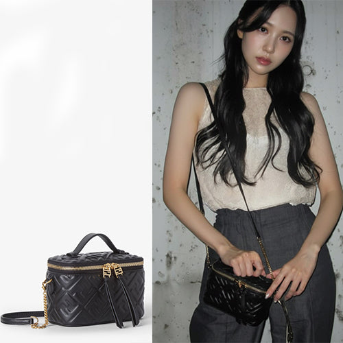 펜디 배니티 FF 모티프 미니백 블랙 (트와이스 미나 착용)