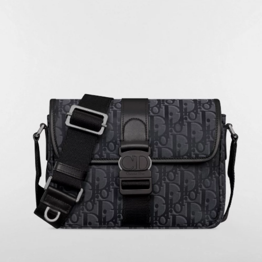 디올 트렉 플랩 스트랩백